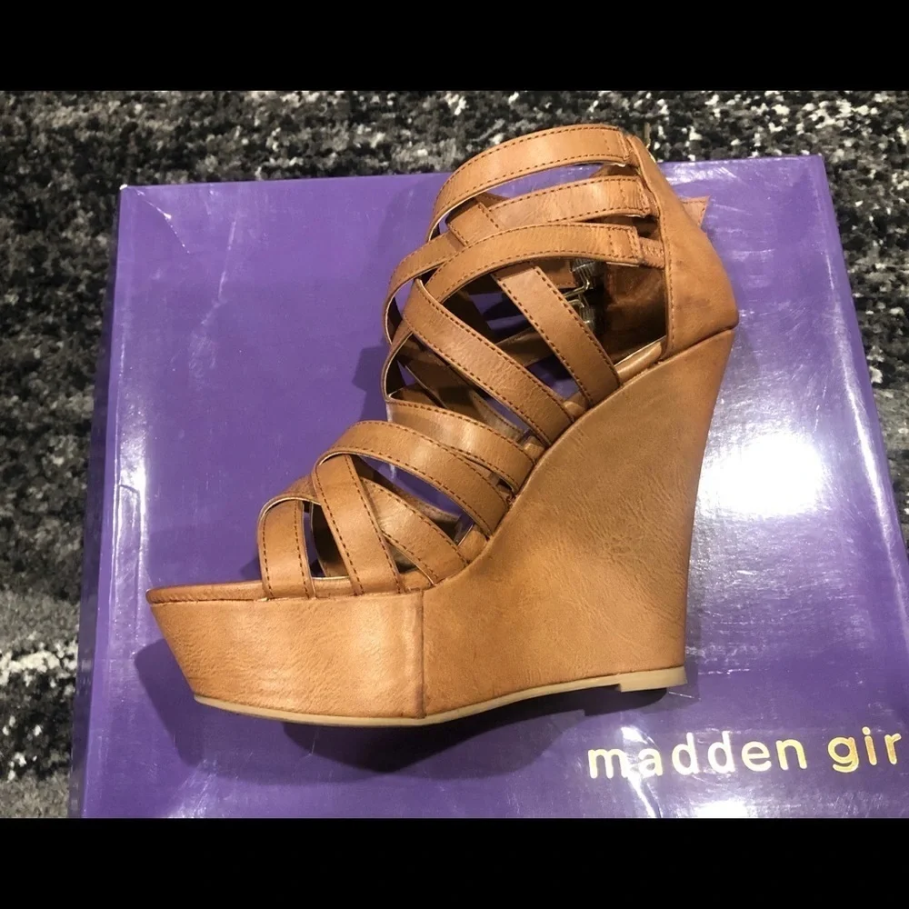 Kendall + Kylie Madden Girl Wedges